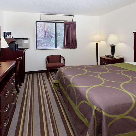 Super 8 By Wyndham Tuscaloosa Hotel Exterior foto