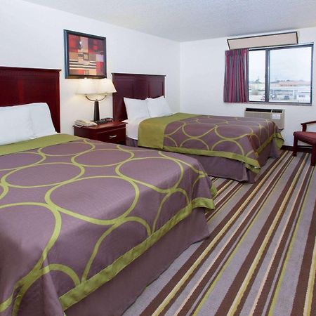 Super 8 By Wyndham Tuscaloosa Hotel Exterior foto