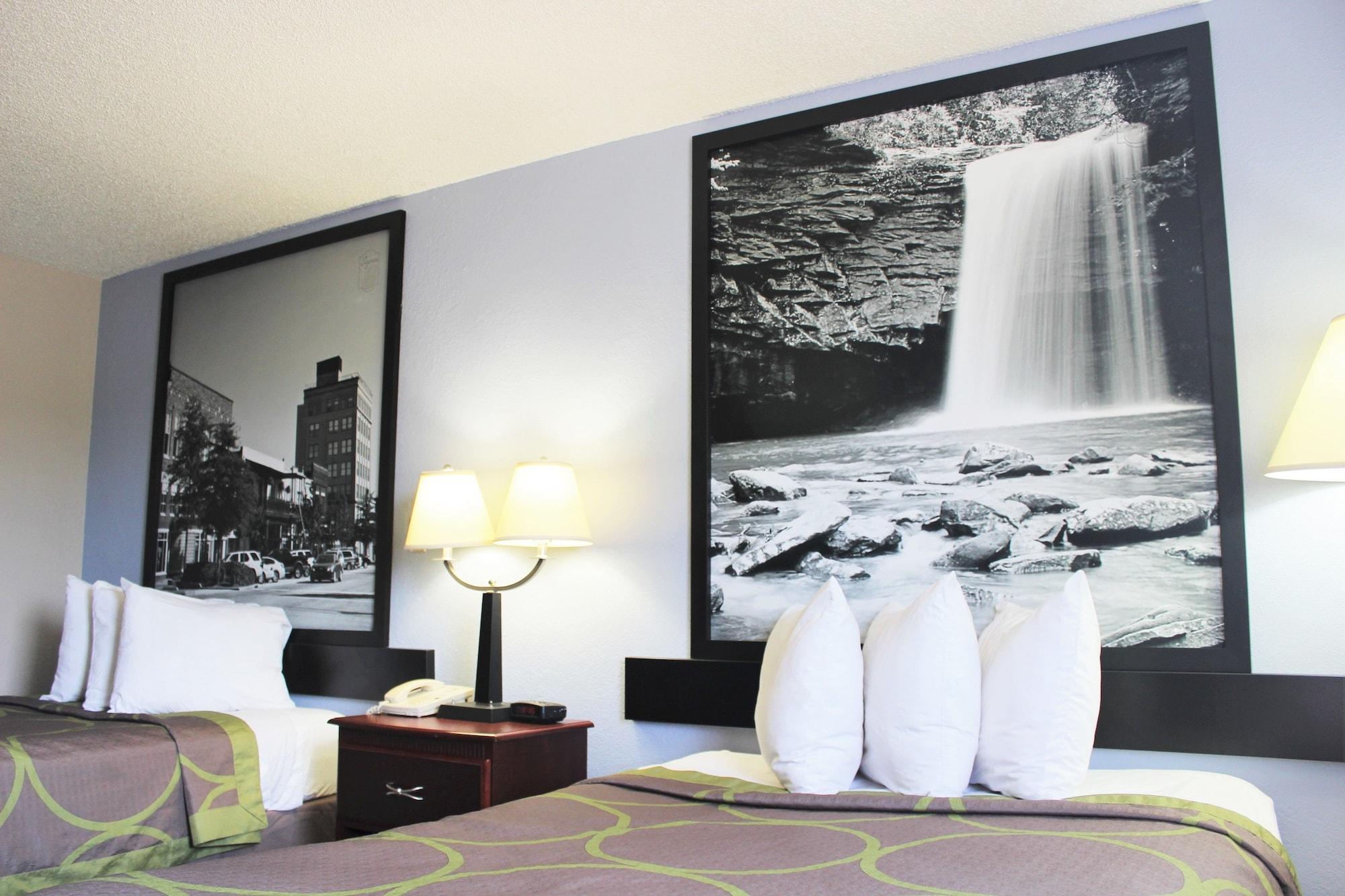 Super 8 By Wyndham Tuscaloosa Hotel Exterior foto