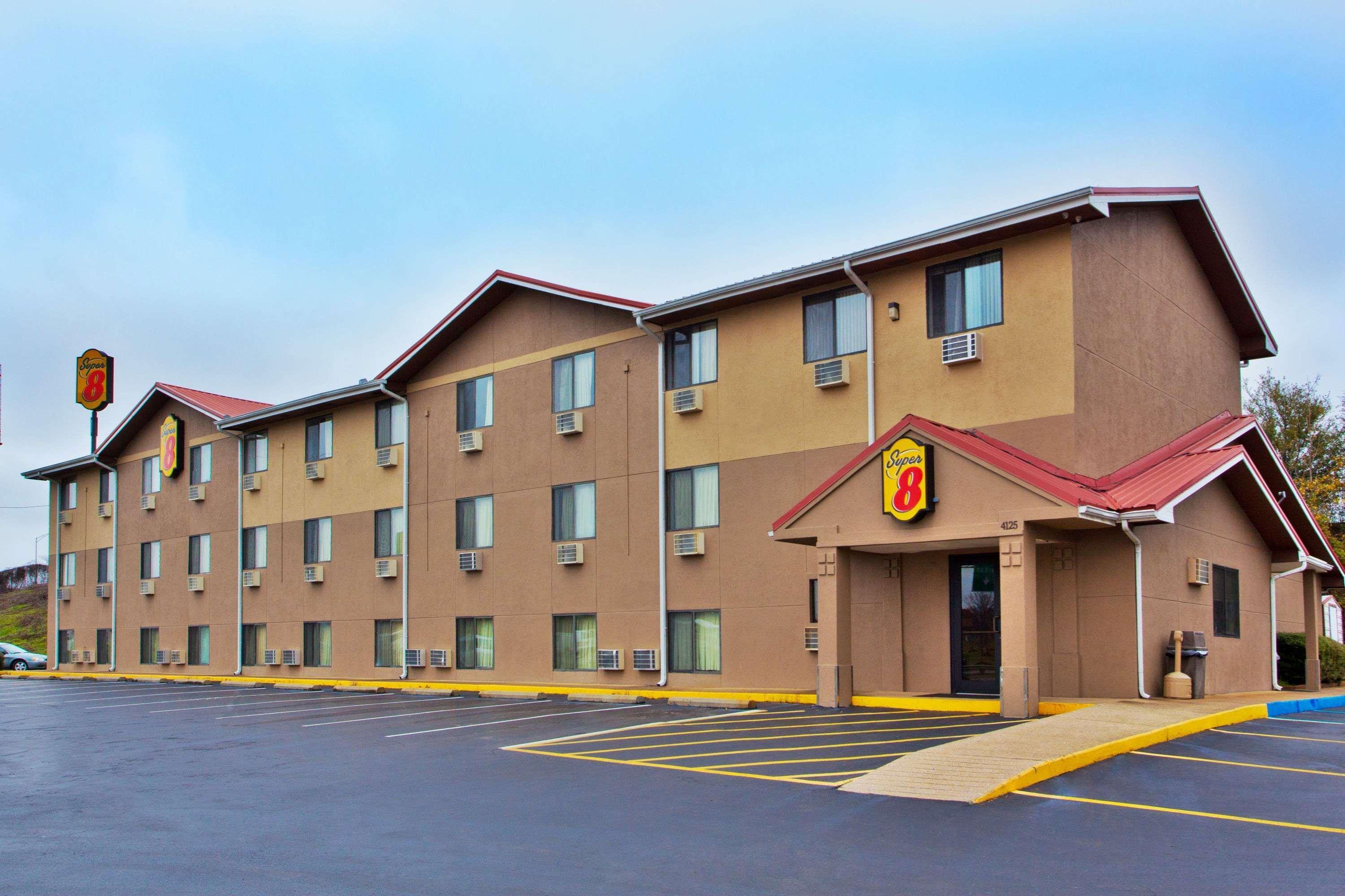 Super 8 By Wyndham Tuscaloosa Hotel Exterior foto
