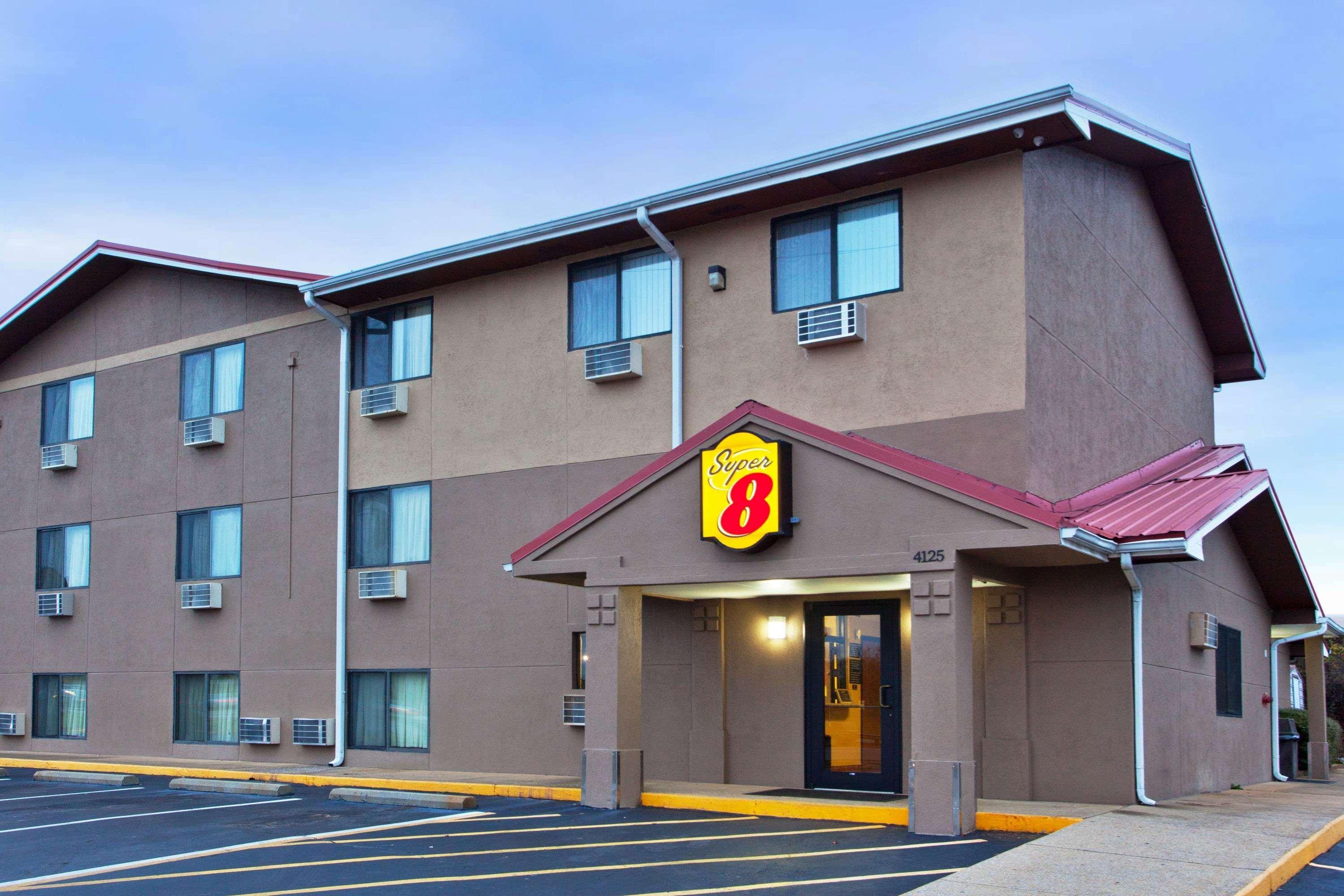 Super 8 By Wyndham Tuscaloosa Hotel Exterior foto