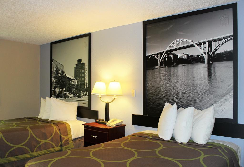 Super 8 By Wyndham Tuscaloosa Hotel Exterior foto